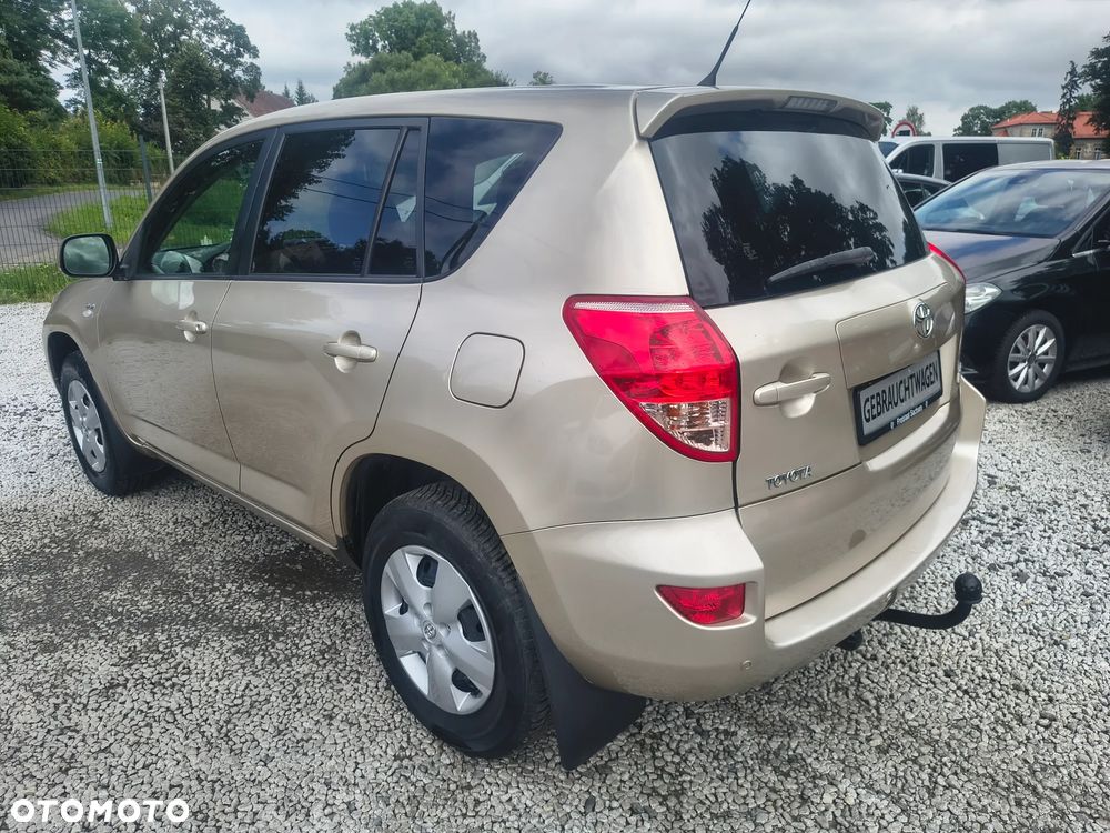 Toyota RAV4 2.2 D-4D Sol - 8