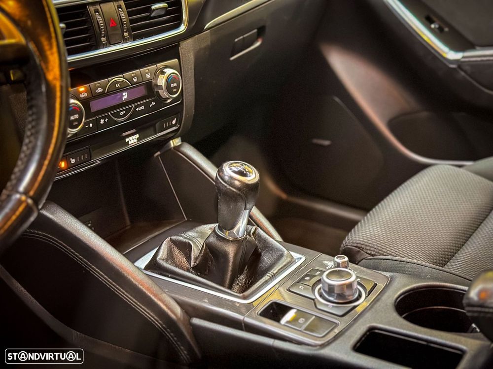 Mazda CX-5 2.2 D Essence - 38