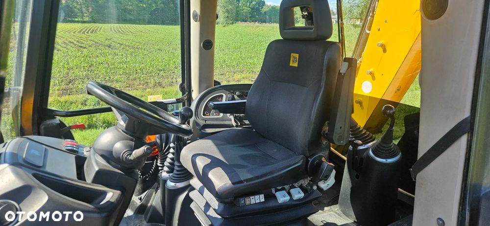 JCB 4CX - 8