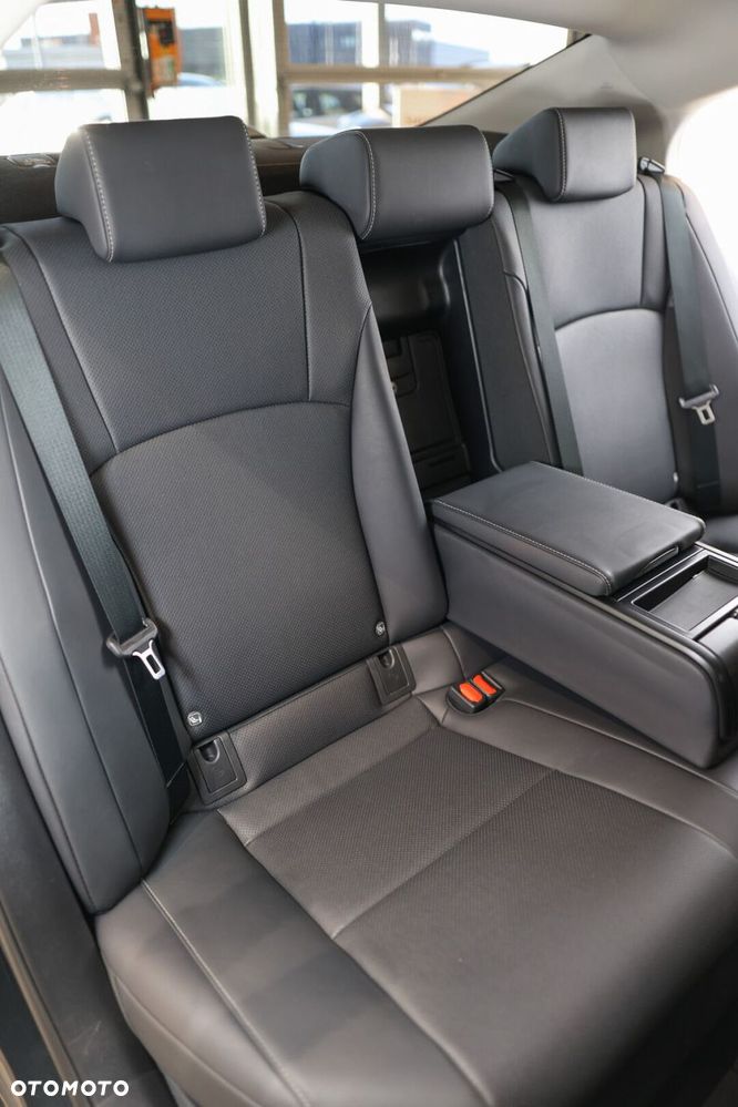 Lexus ES 300h Business Edition - 14