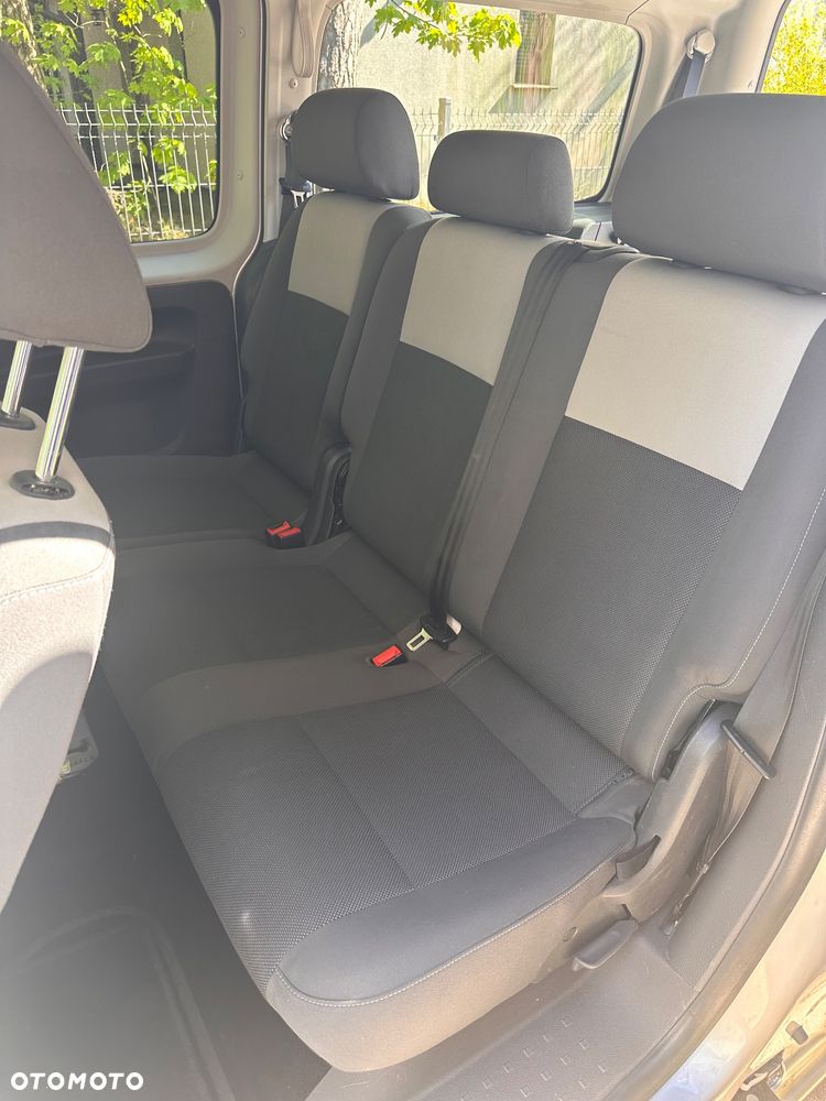 Volkswagen Caddy Maxi Highline BMT - 9