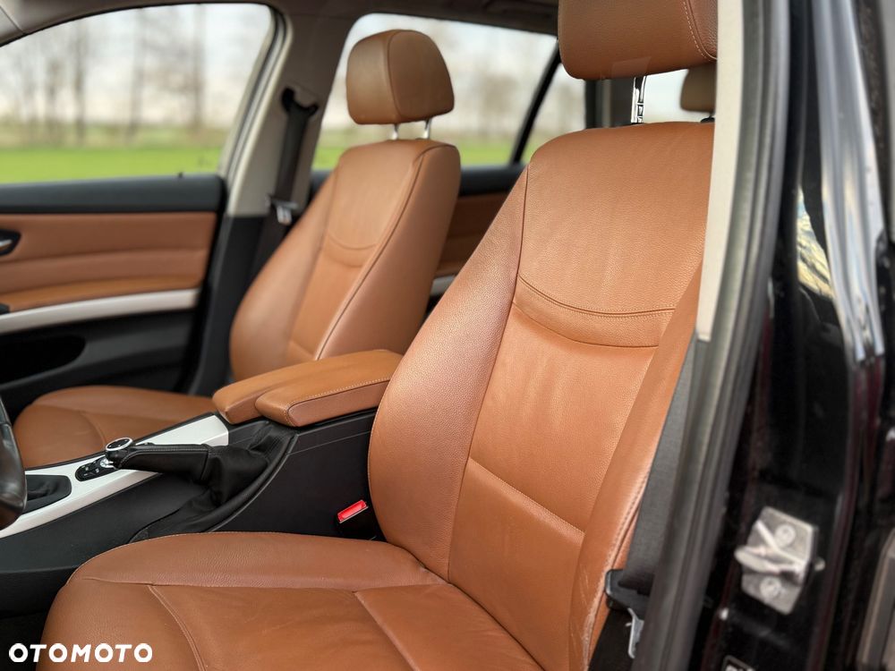 BMW Seria 3 318d DPF - 26