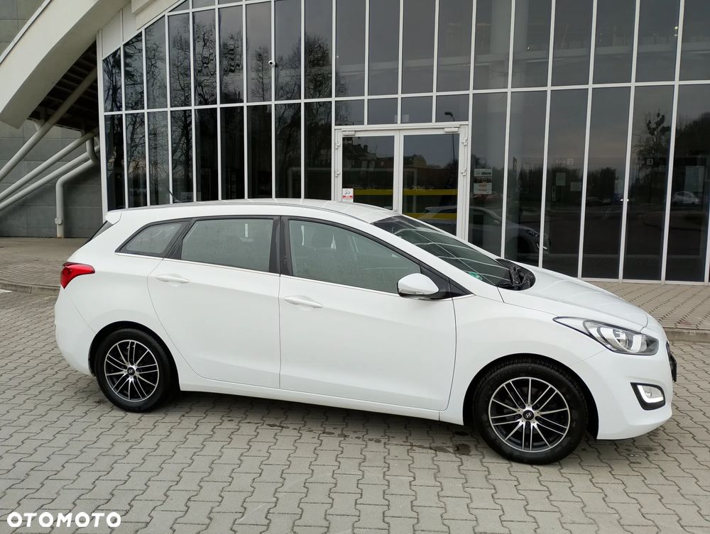 Hyundai i30 1.6 CRDI Family+ - 8