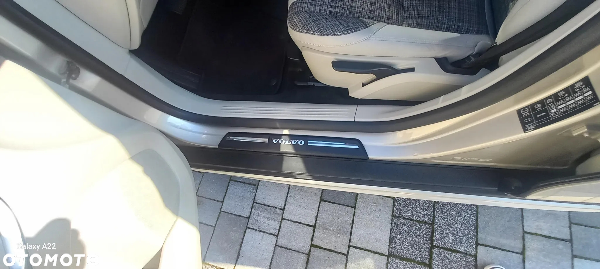 Volvo V40 D3 Drive-E Momentum - 13