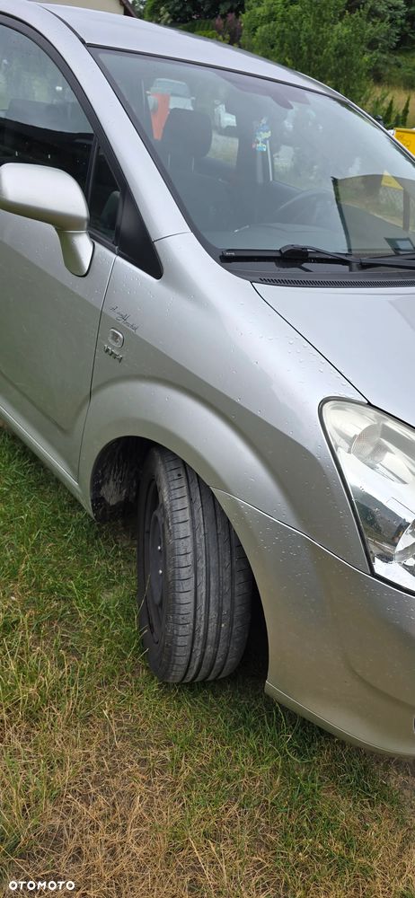 Toyota Corolla Verso - 14