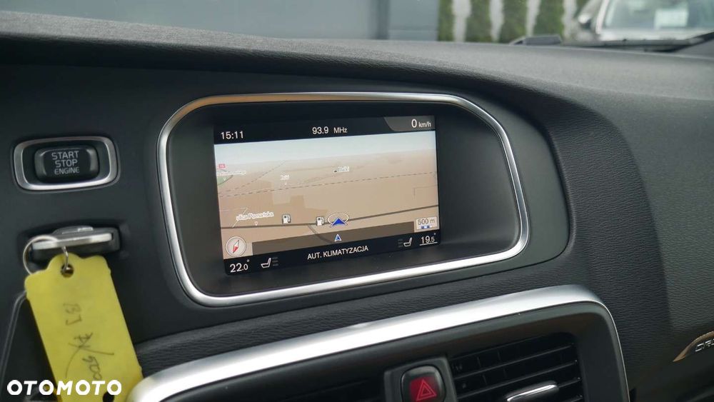 Volvo V40 Cross Country - 24