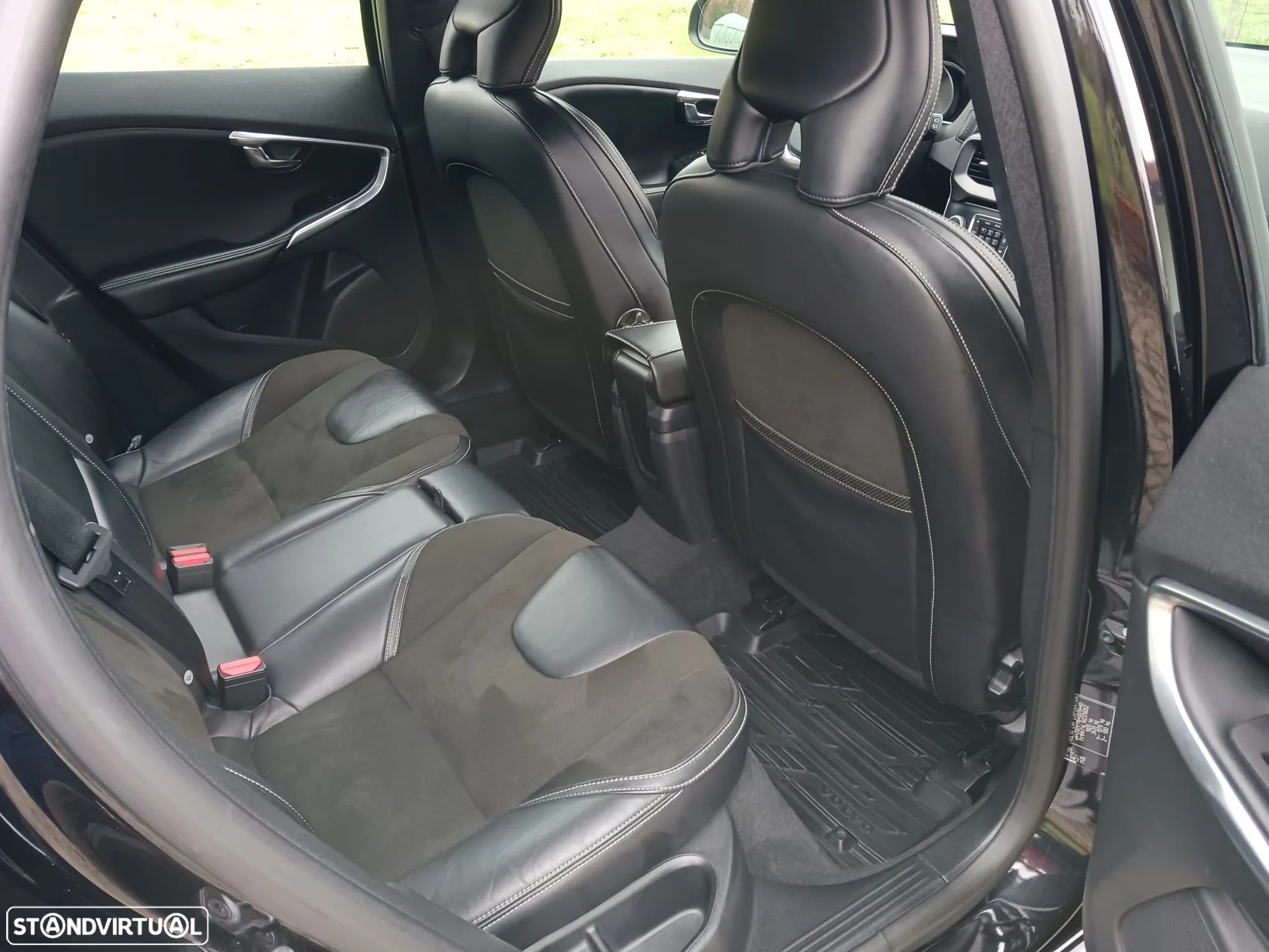 Volvo V40 2.0 D2 R-Design - 6