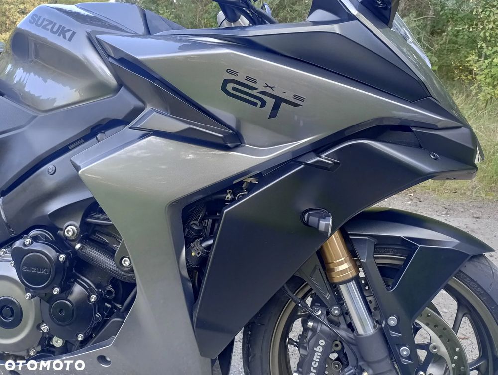 Suzuki GSX 1000 - 12