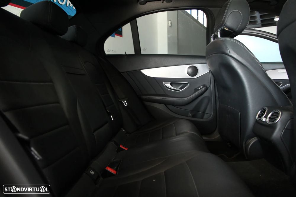 Mercedes-Benz C 300 de AMG Line - 28