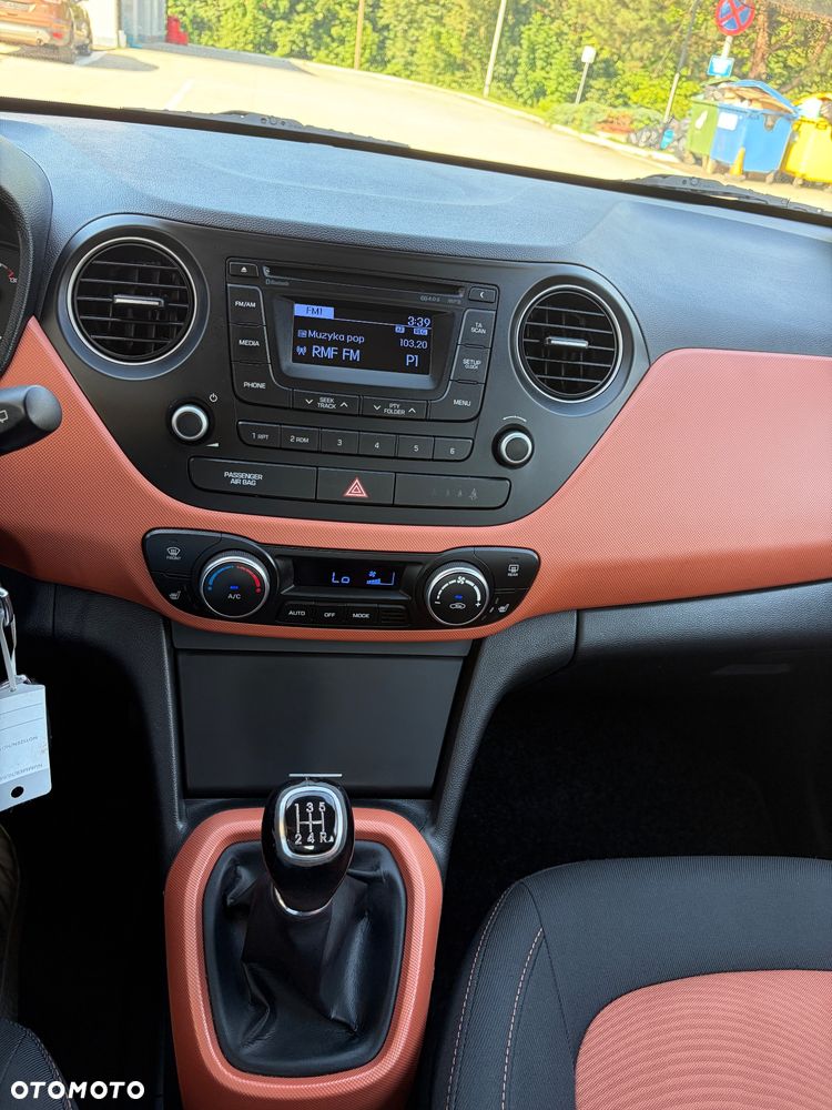 Hyundai i10 1.2 Fifa World Cup Edition - 16