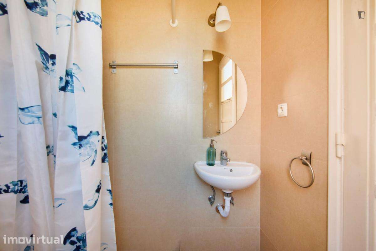 Quarto - localizado em Alameda Lisbon - Grande imagem: 4/24