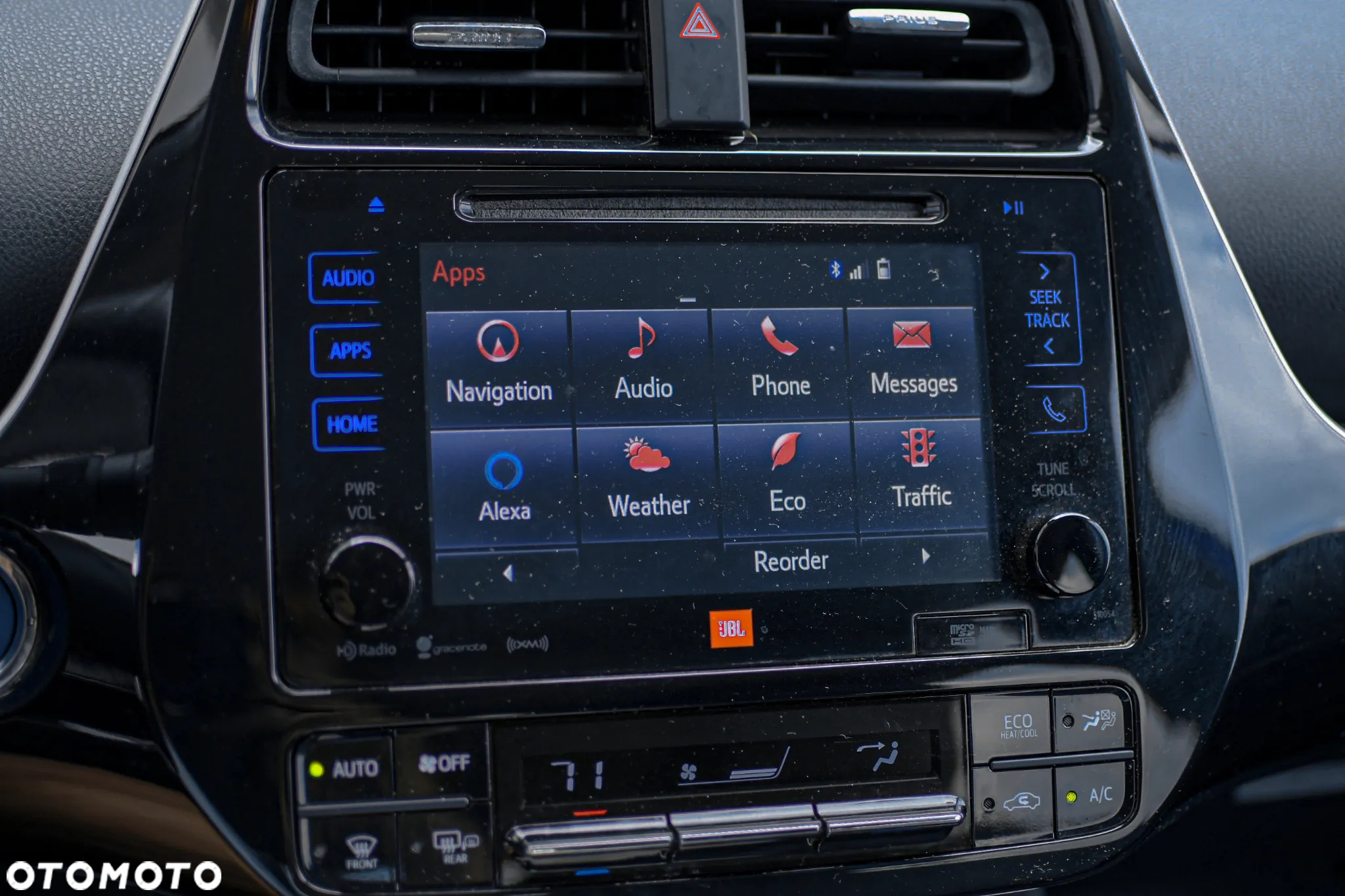Toyota Prius 1.8 Hybrid Prestige - 11