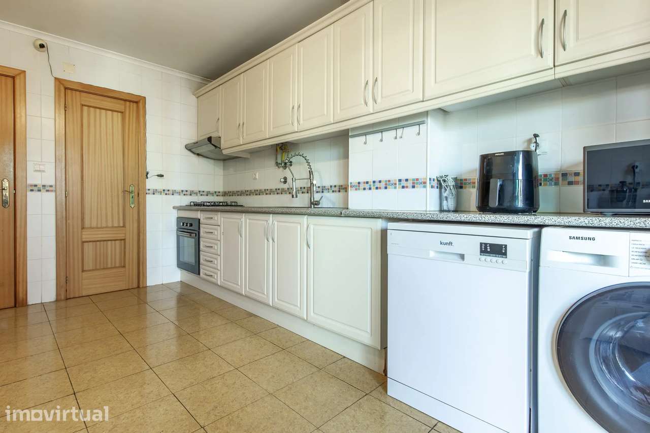 Apartamento T3 - Com Lugar de Parqueamento - Quinta do Anjo, Palmela - Grande imagem: 3/26