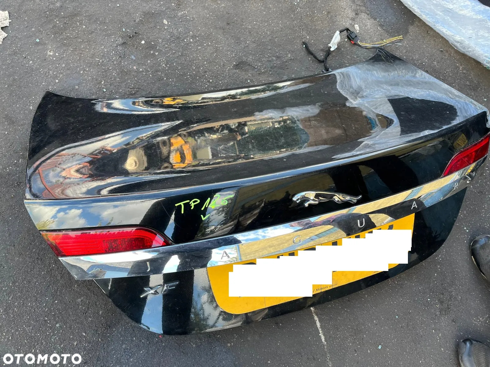 Tylna klapa bagażnika kod koloru PEL Jaguar XF X250 - 2