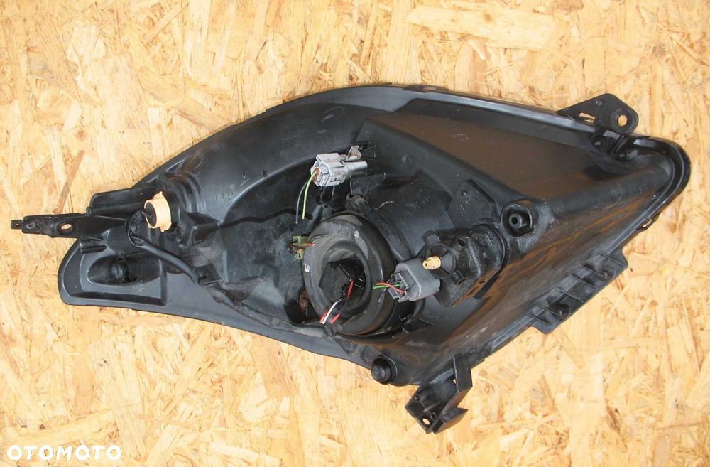 Suzuki Swift IV 4 lampa Prawa przód oryginał UE 04-08r - 4
