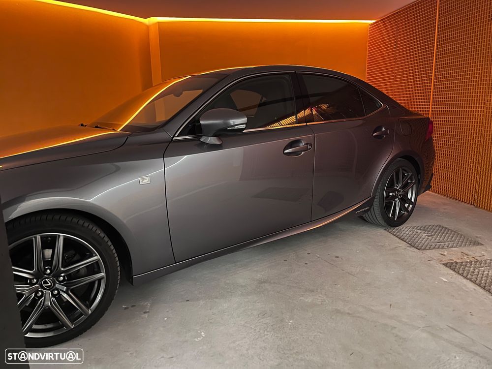 Lexus IS 300H F Sport - 5
