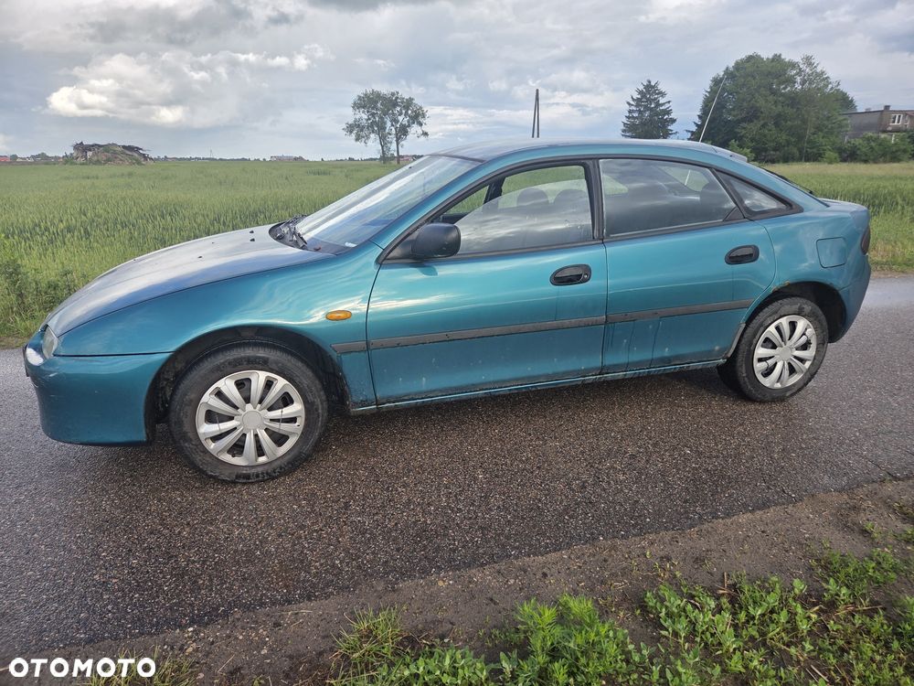 Mazda 323F - 4