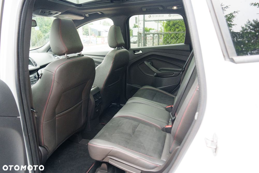 Ford Kuga 1.5 EcoBoost 2x4 ST-Line - 11