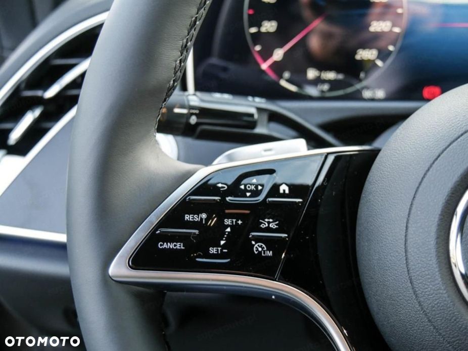 Mercedes-Benz Klasa E 220 d mHEV 4-Matic Avantgarde 9G-Tronic - 11