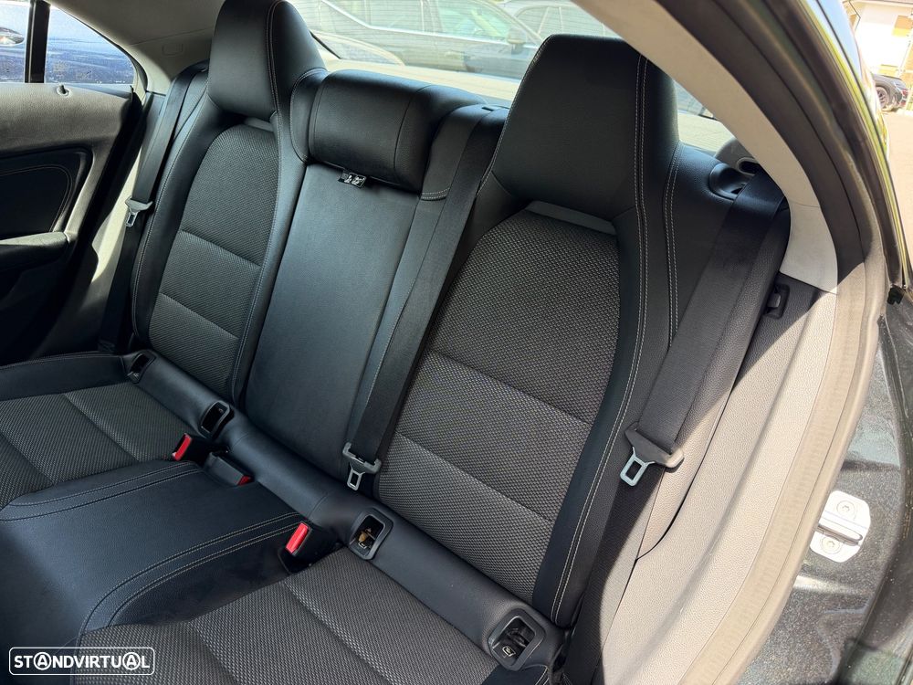 Mercedes-Benz CLA 180 d - 15