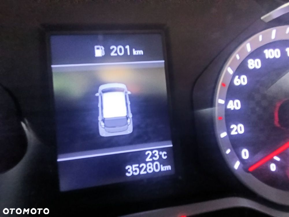 Hyundai i10 - 10