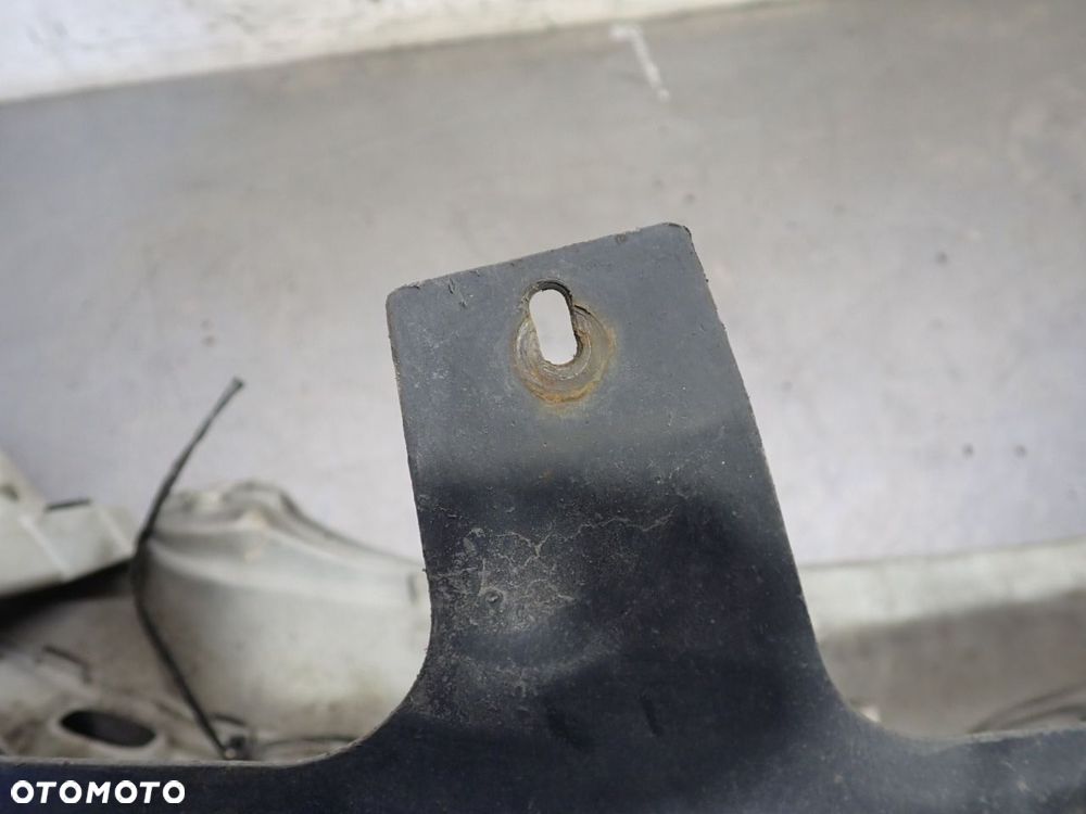 ZDERZAK TYŁ FORD FOCUS MK II - 9