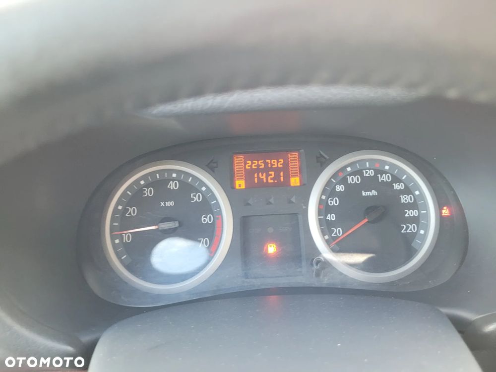 Renault Clio 1.2 16V Authentique - 14
