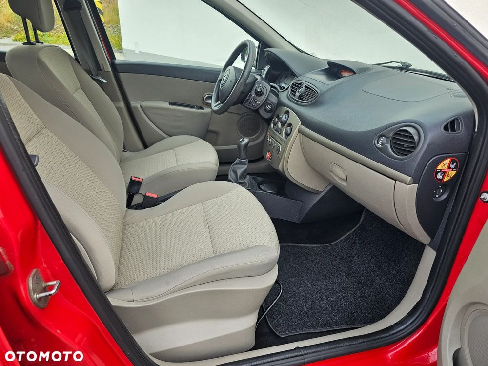 Renault Clio - 12