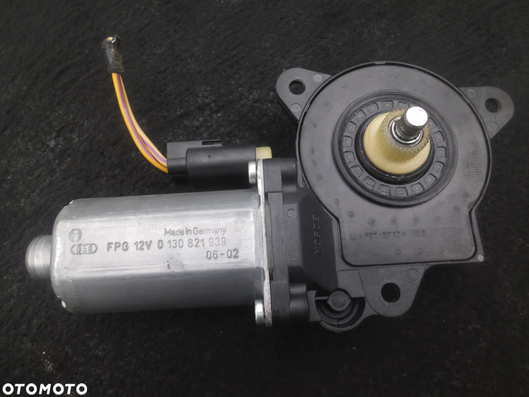 SILNICZEK SZYBY PRAWY PRZÓD FIESTA V MK6 02-08 0130821939 2PIN FORD FUSION - 1