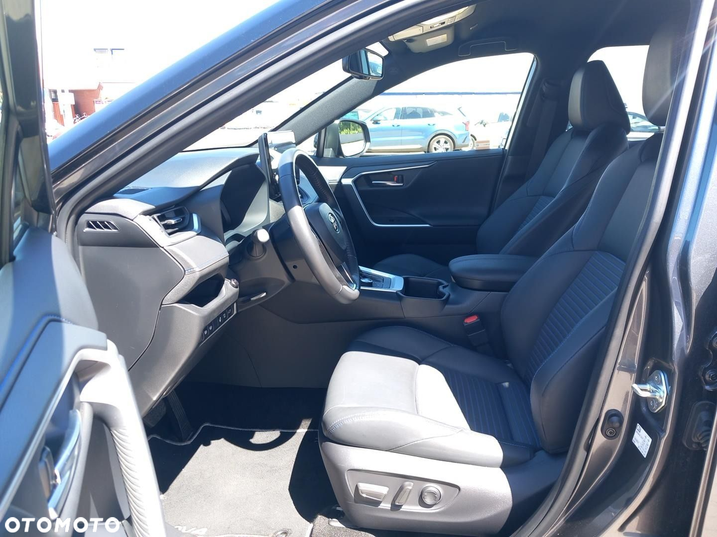 Toyota RAV4 - 12