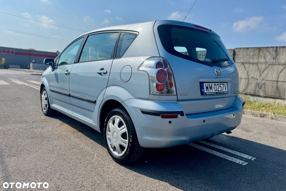 Toyota Corolla Verso - 12