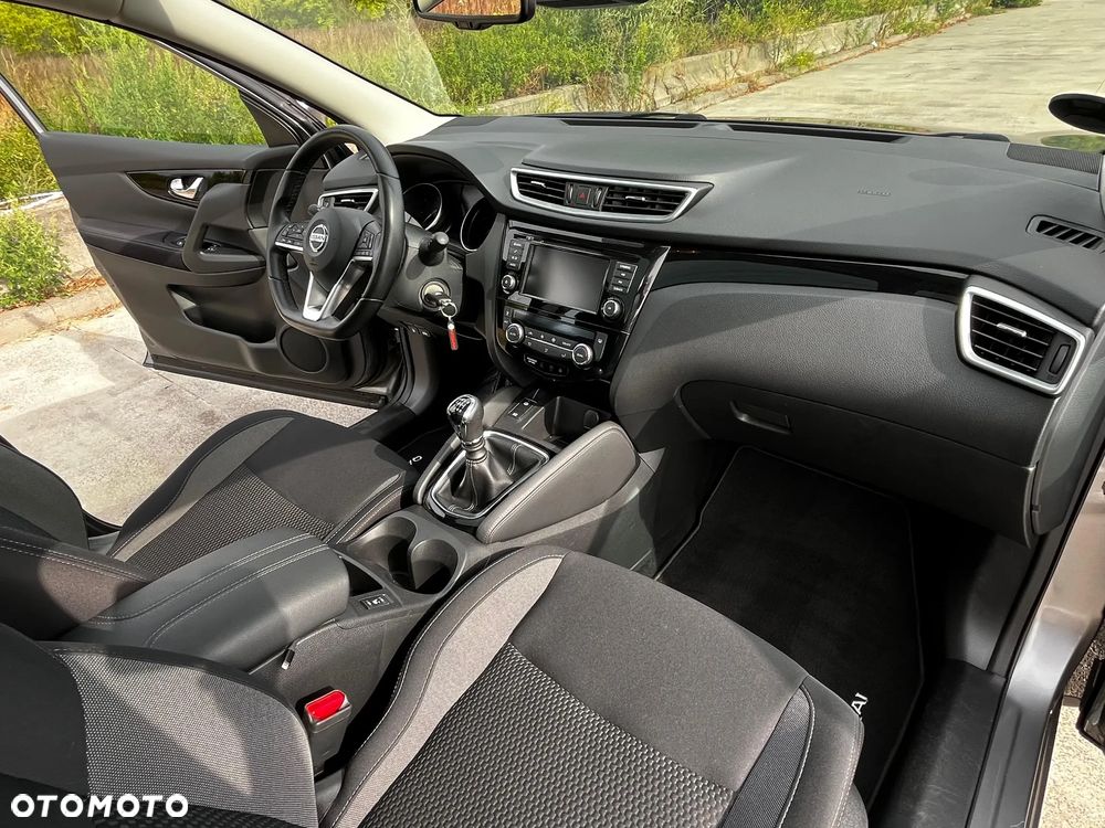 Nissan Qashqai 1.3 DIG-T N-Connecta - 19