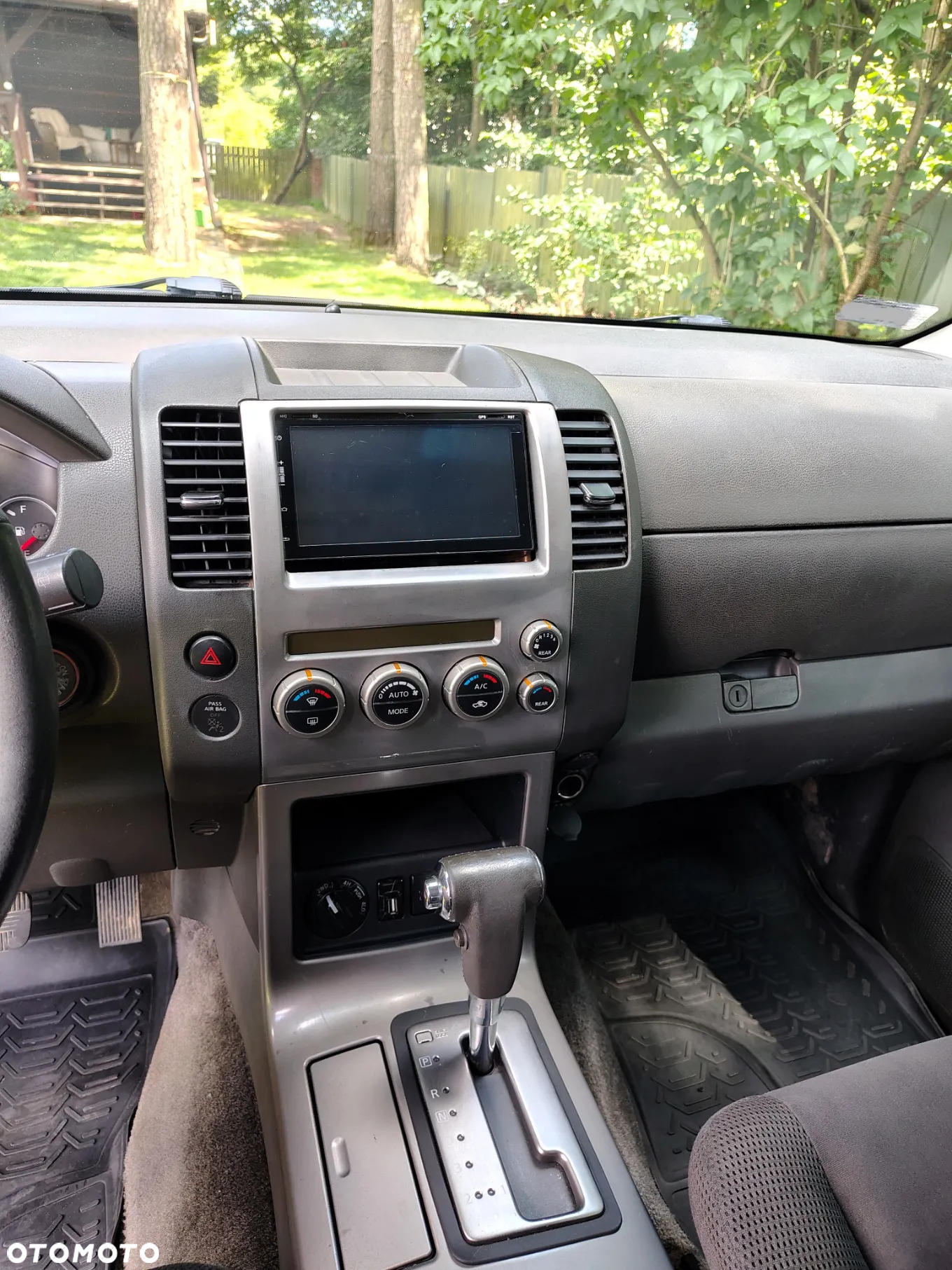 Nissan Pathfinder 4.0 V6 LE - 25