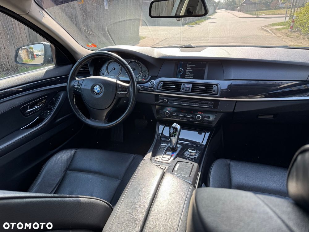 BMW Seria 5 520d Sport-Aut - 14