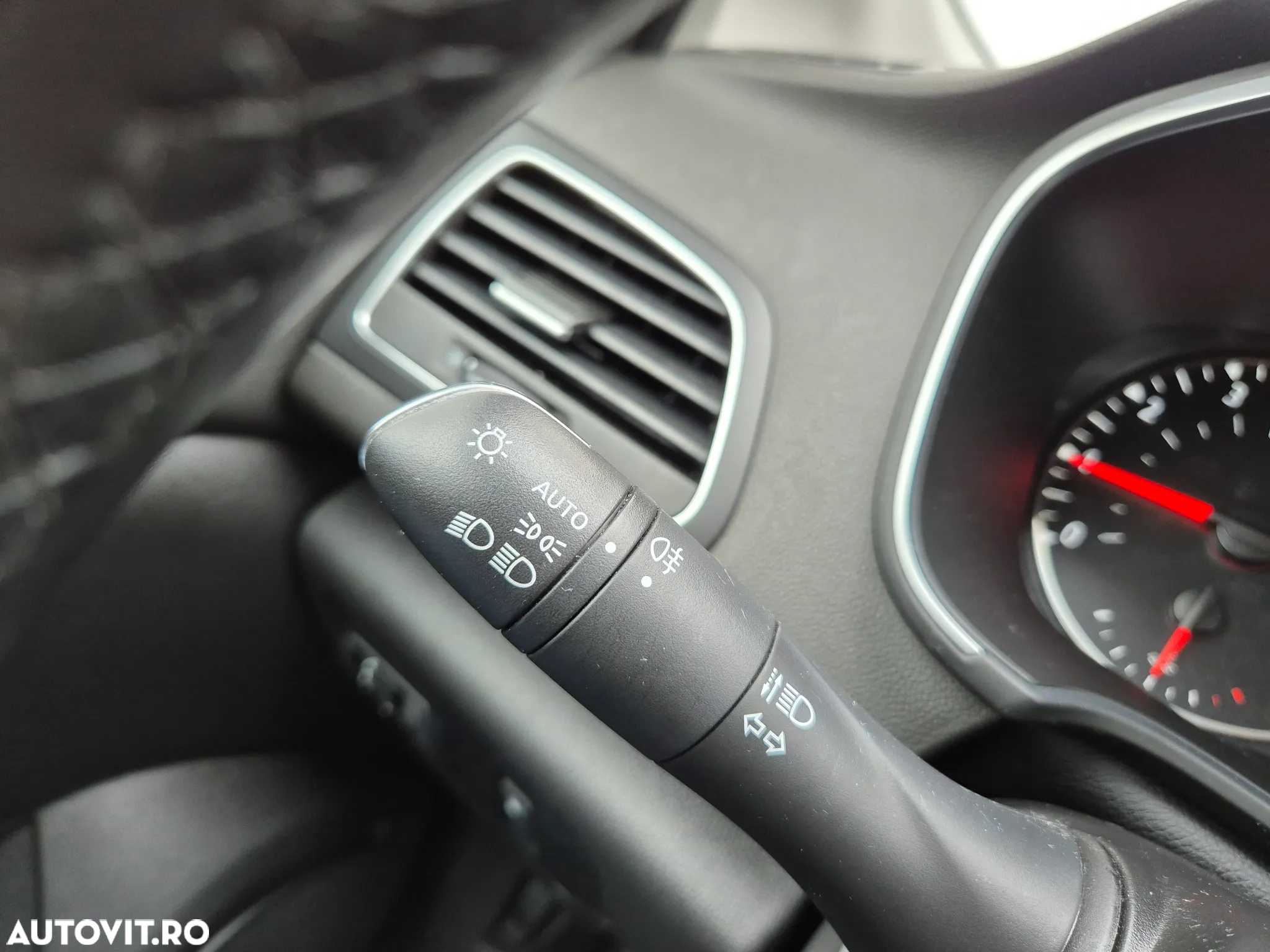 Renault Megane TCe 140 EDC GPF Zen - 20