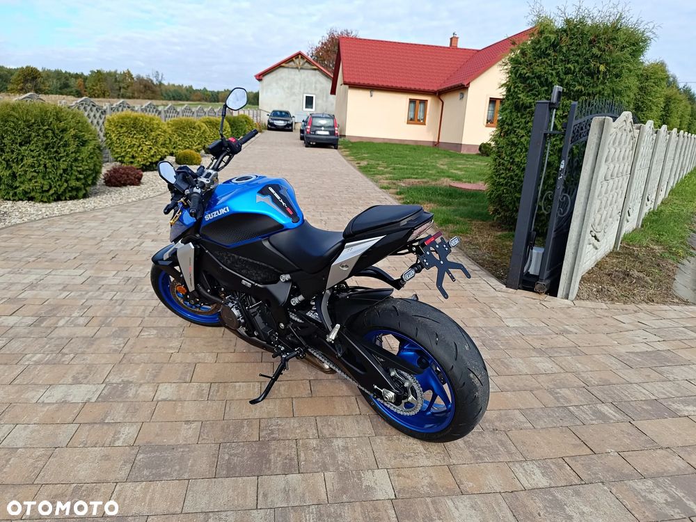 Suzuki GSX 1000 - 27