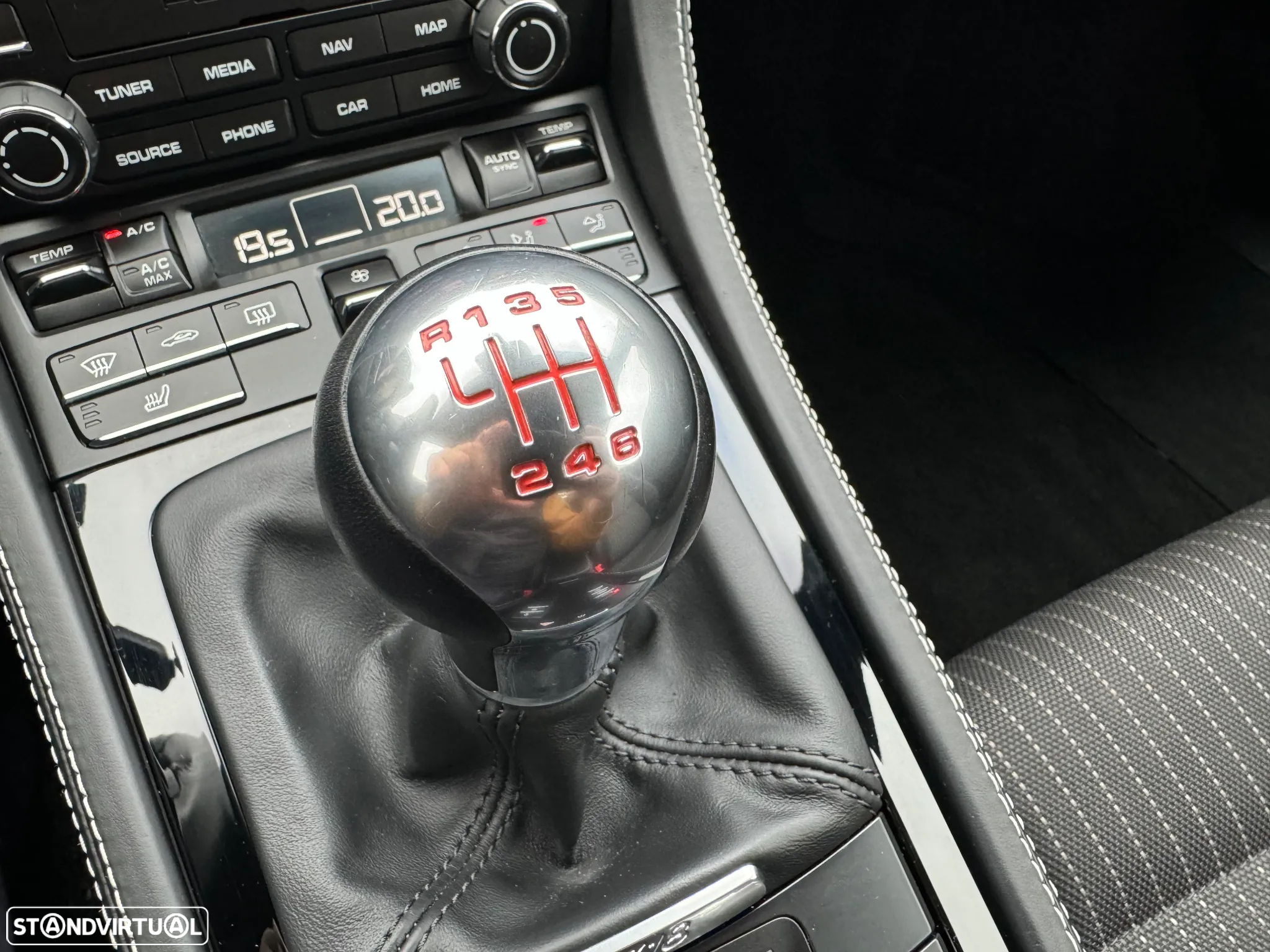 Porsche 718 Cayman T - 44