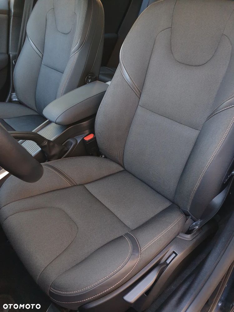 Volvo V40 Cross Country D2 Summum - 24