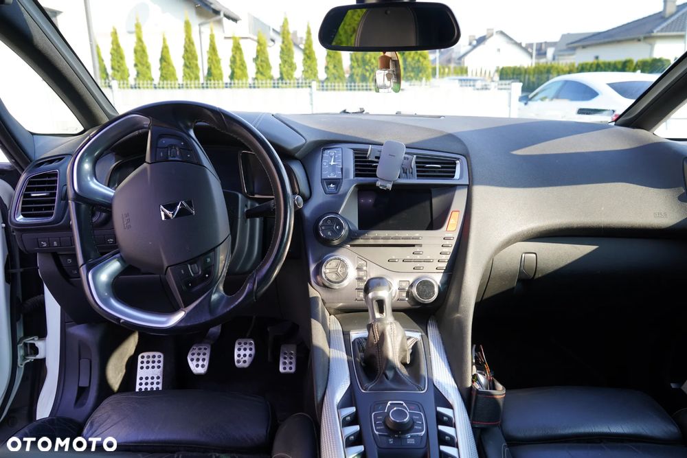 Citroën DS5 1.6 THP SoChic - 3