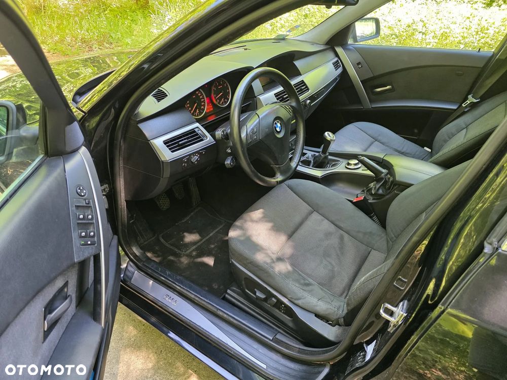 BMW Seria 5 520i - 10
