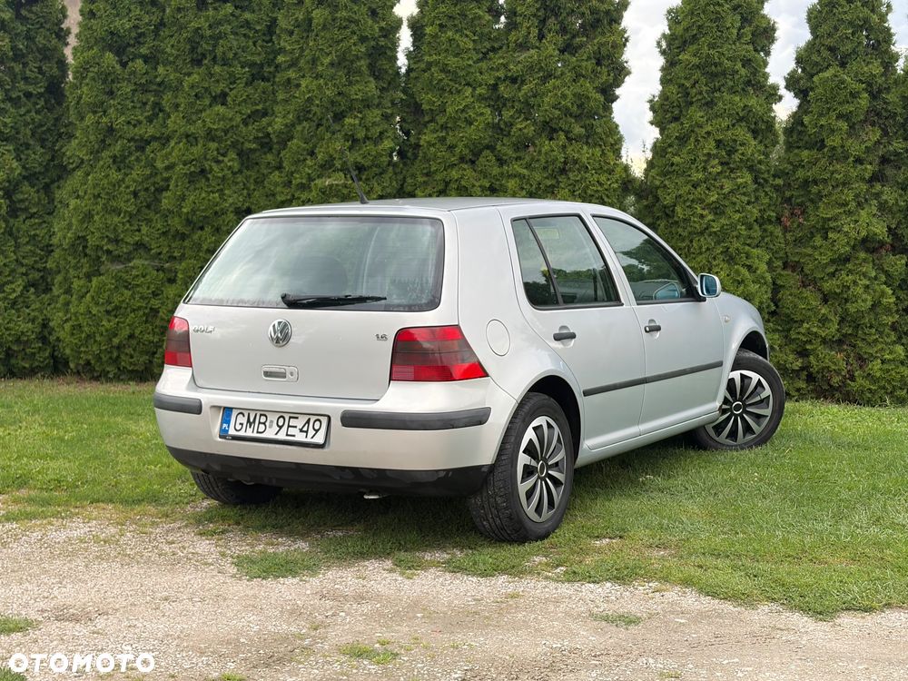 Volkswagen Golf 1.6 Comfortline - 6