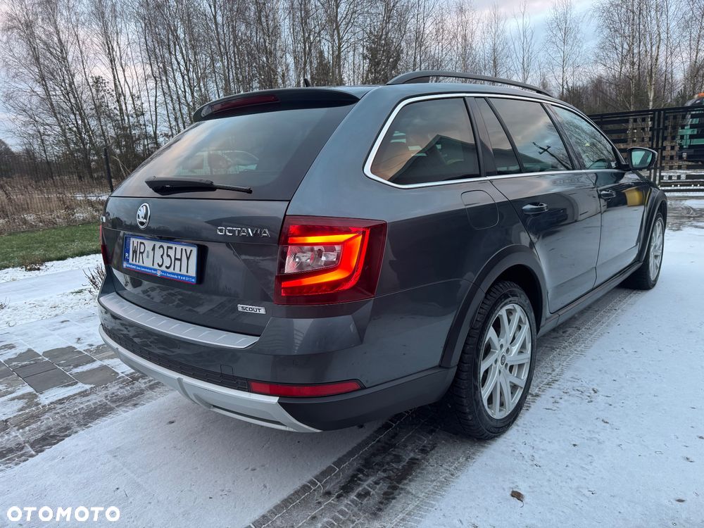 Skoda Octavia Scout 2.0 TDI 4x4 DSG - 3