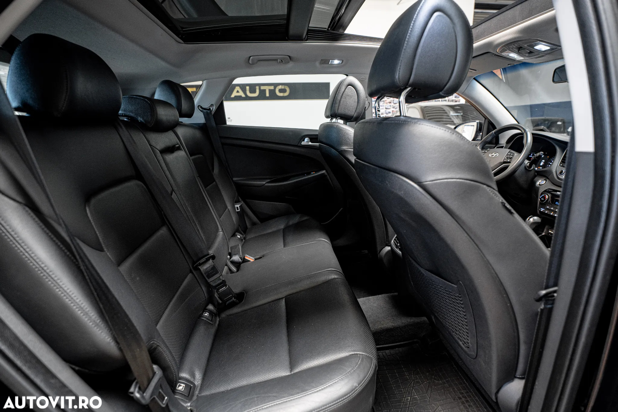 Hyundai Tucson 2.0 CRDI 4WD 8AT Premium - 6