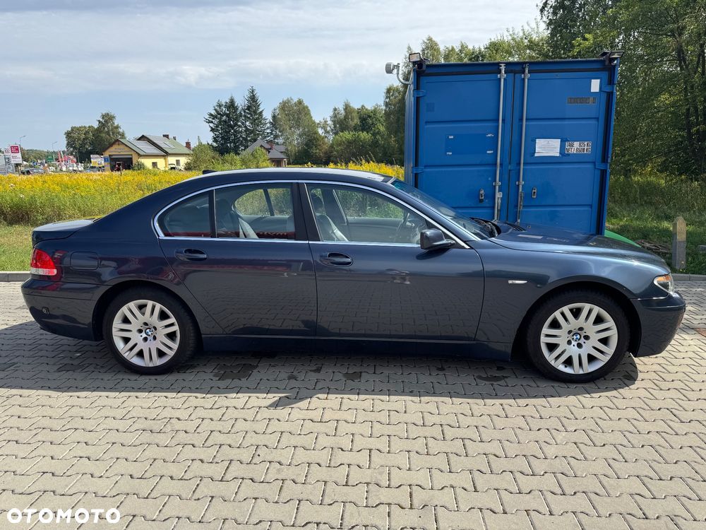 BMW Seria 7 745i - 5
