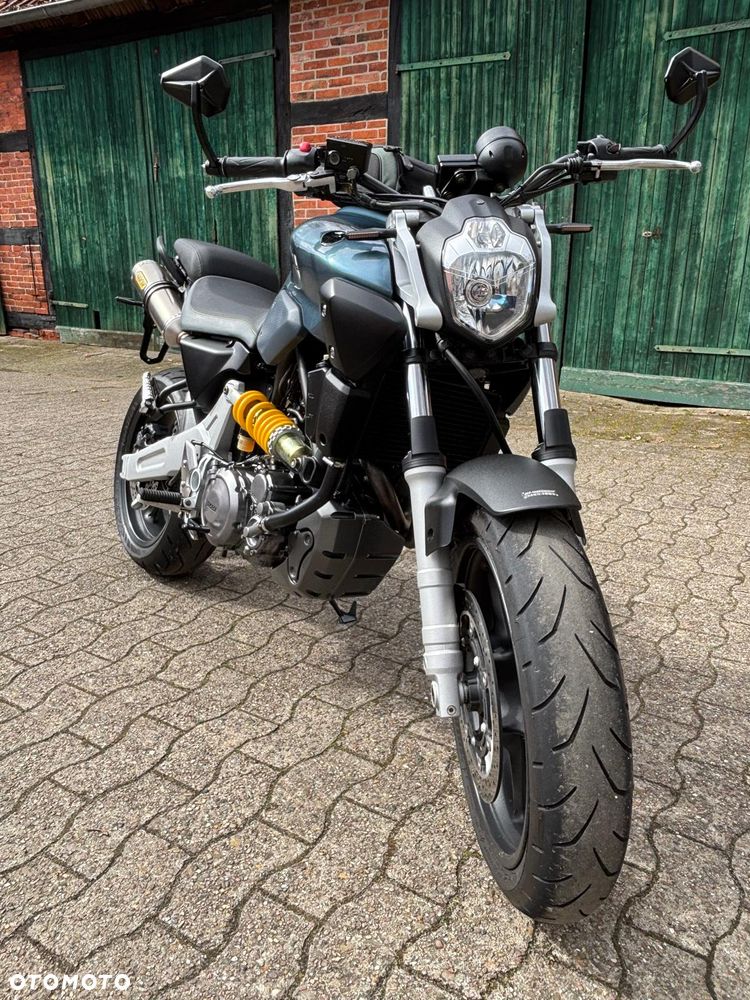 Yamaha MT - 7