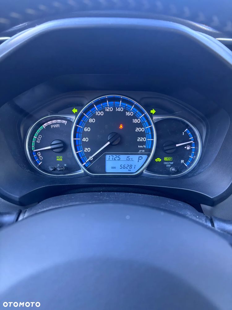 Toyota Yaris Hybrid 100 Dynamic - 9