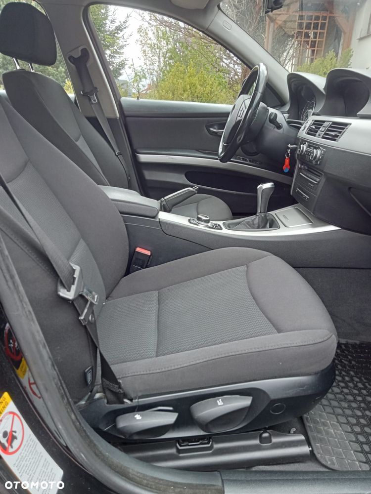 BMW Seria 3 318d - 14