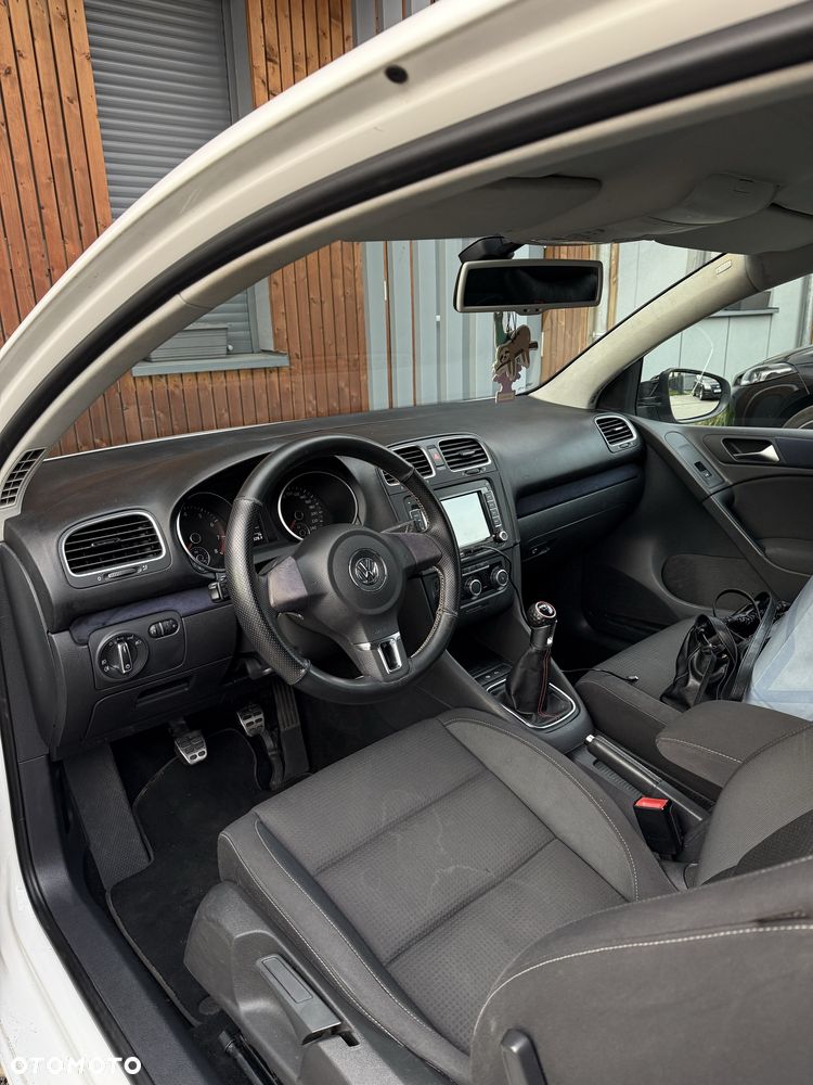 Volkswagen Golf - 6