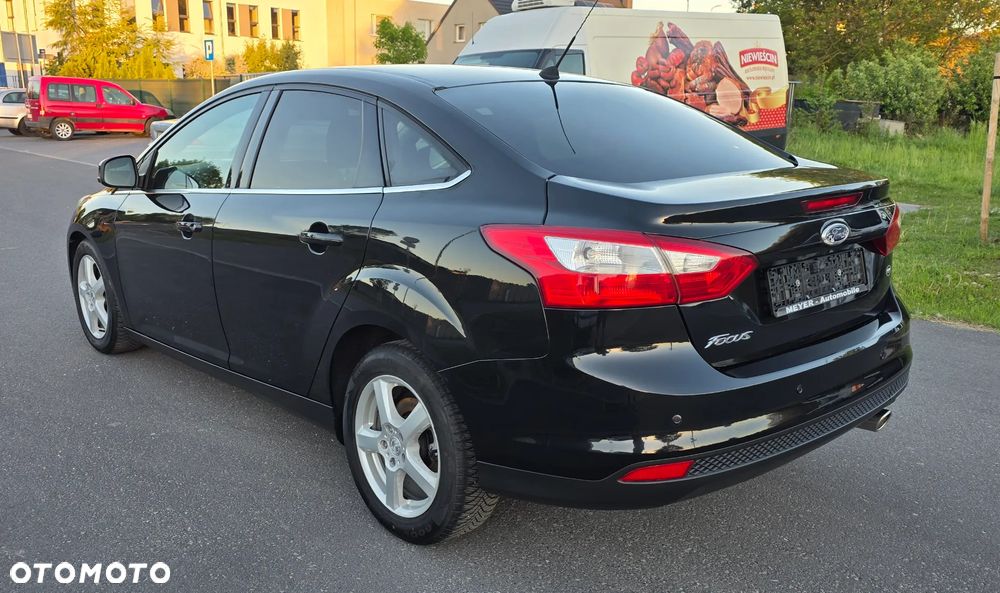 Ford Focus - 8