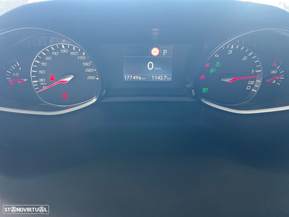 Peugeot 308 SW BlueHDi 120 EAT6 Stop & Start Allure - 17